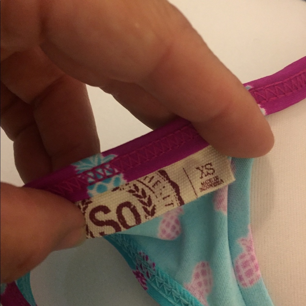 Bikini - Picture 3 of 3